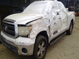 2013 TOYOTA TUNDRA, WHITE, EXTD CAB, 5.7L, AT. 2WD.   Z26492